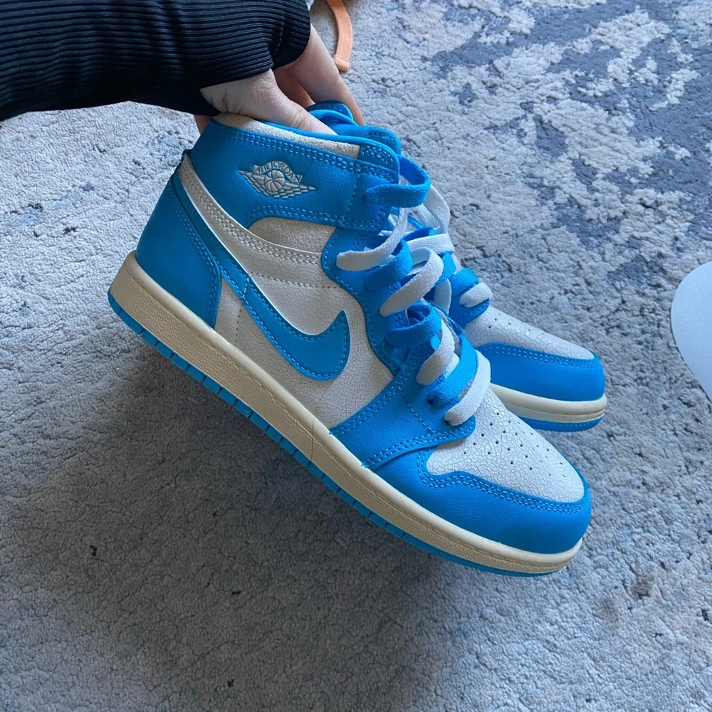 Boys Blue and White High-Top Sneakers - Picture 4 of 6